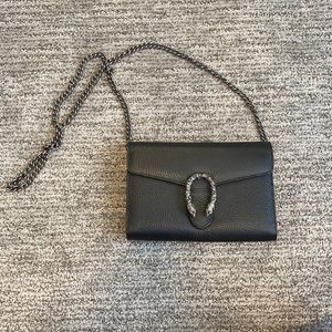 Snake wallet on a chain